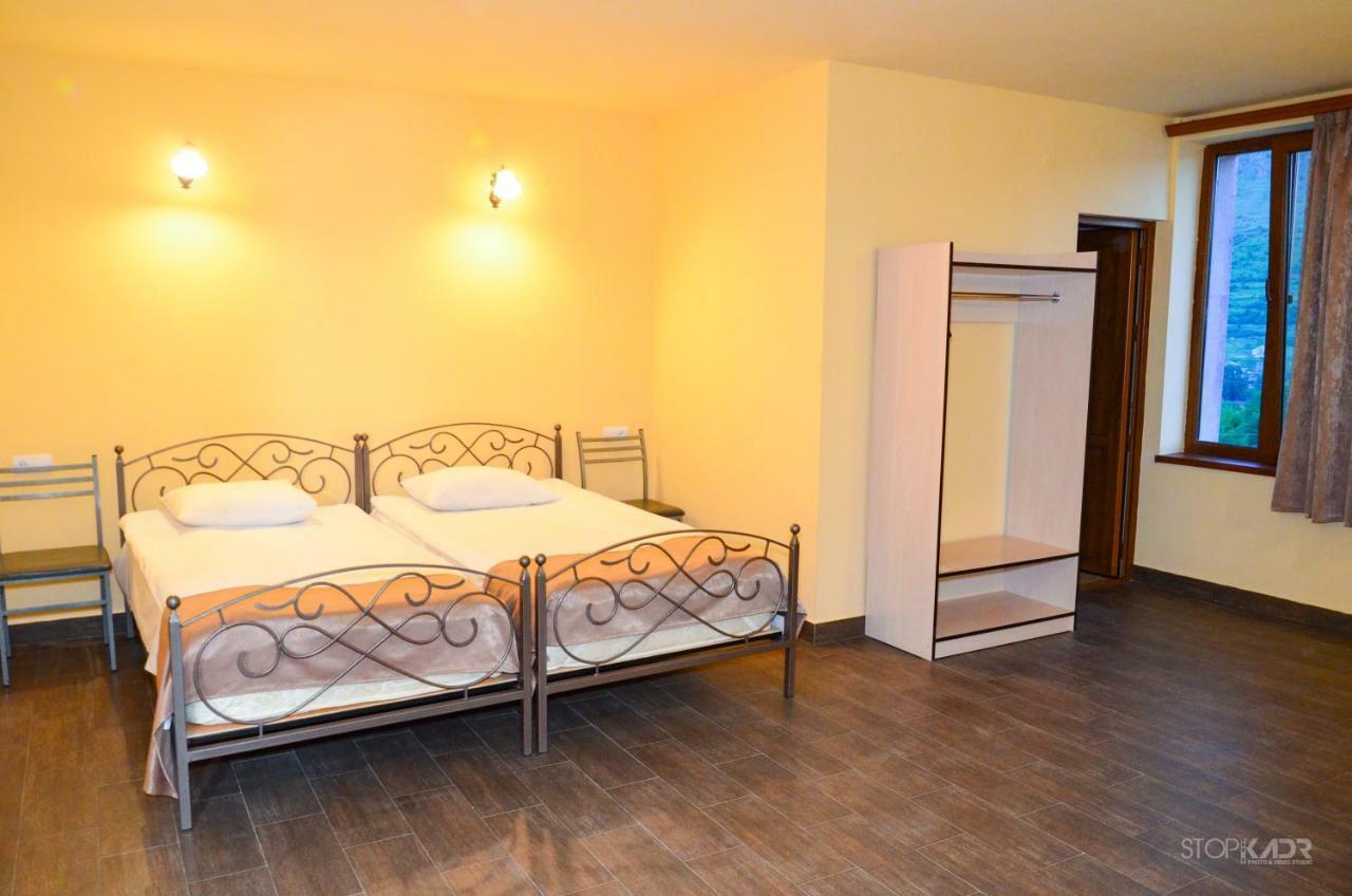 Yeghevnut Hotel ゴリス エクステリア 写真