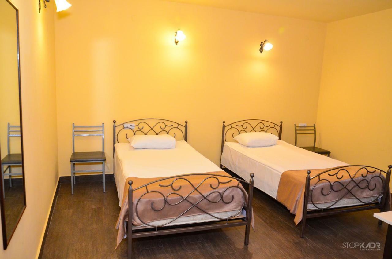 Yeghevnut Hotel ゴリス エクステリア 写真