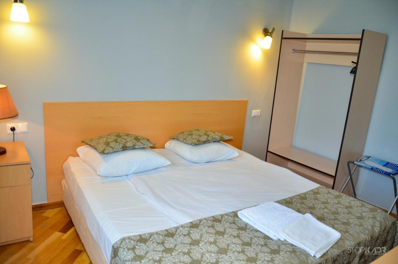Yeghevnut Hotel ゴリス エクステリア 写真